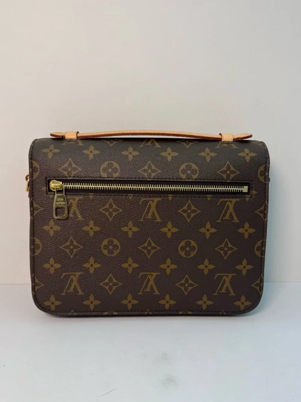 Louis Vuitton Pochette Métis Classic Monogram Coated Canvas Messenger Bag